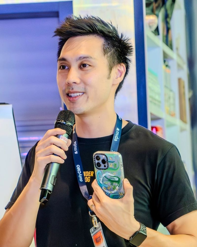 Reuben Ch’ng speaking at Underdog Con
